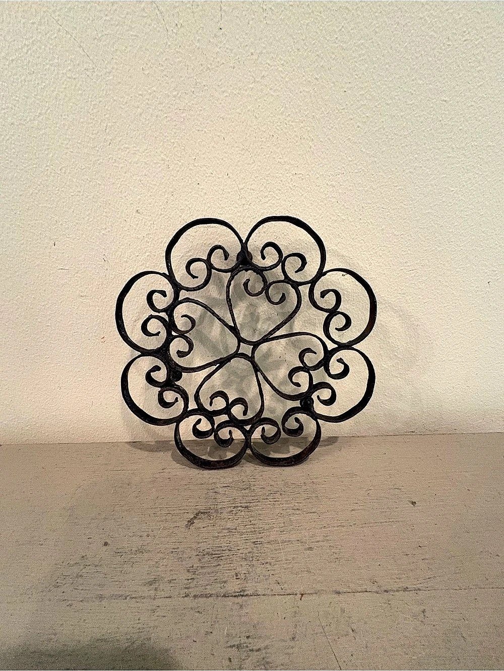 VTG Black Metal Scroll Design Trivit